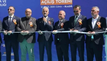 Elazığ Hazardağlı Kavşağı açıldı, şehir içi trafiği rahatlatacak yeni ulaşım ağı hizmete girdi